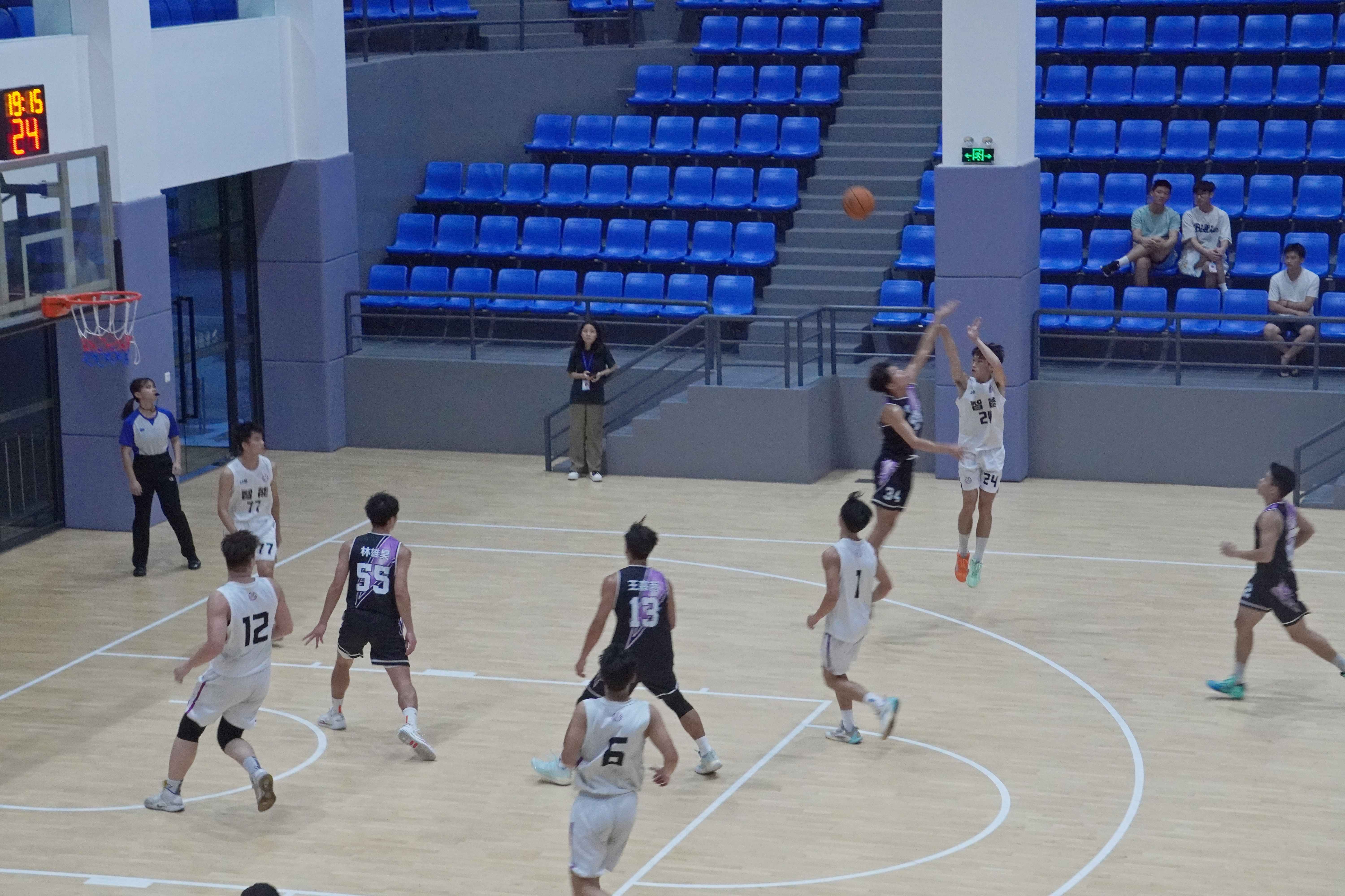 “篮球有梦，青春飞翔”----广东南方职业学院2024年“南方杯”学生男子篮球联赛圆满落幕
